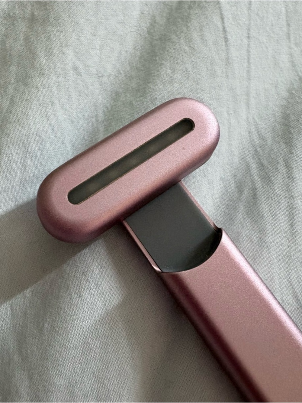 Solawave Red Light Therapy LED Wand - Ombré edition - Picture 11 of 12